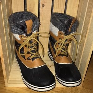 Globalwin NWOT winter boots sz11